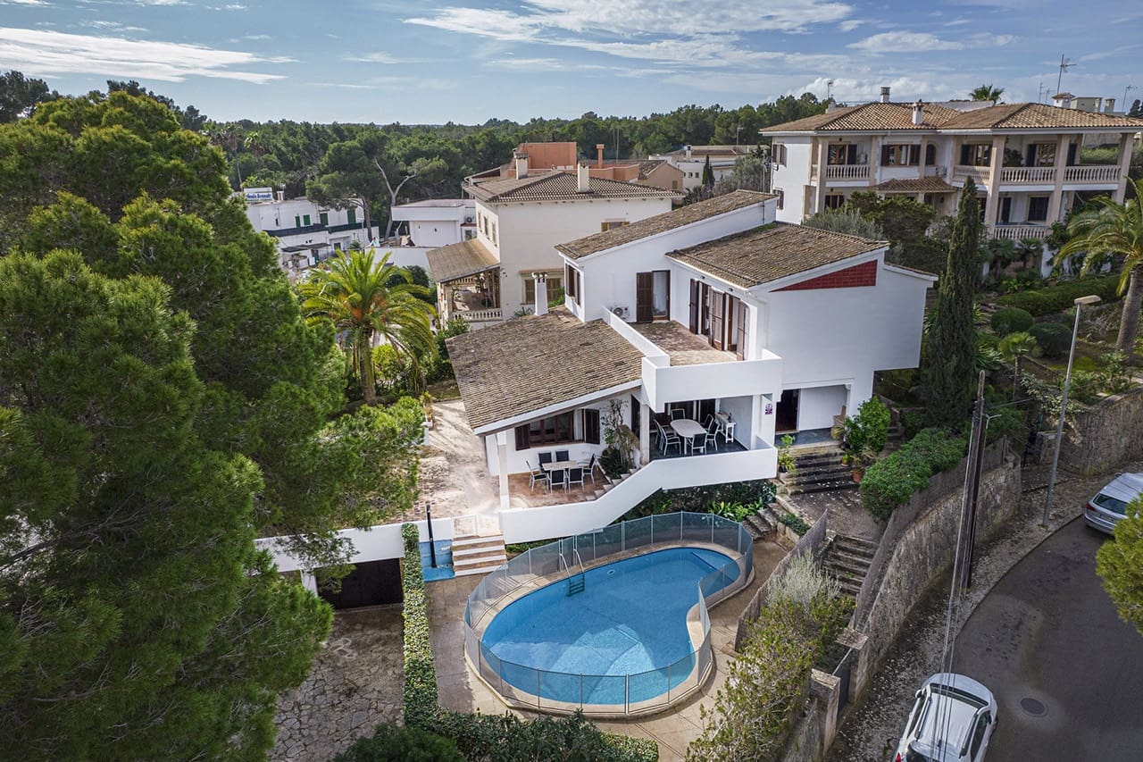 4 soverom Villa til salgs i Son Veri Nou med svømmebasseng garasje - € 1 500 000 (Ref: 9579146)