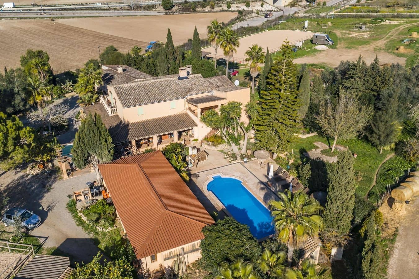 7 chambre Finca/Maison de Campagne à vendre à Montuiri avec piscine garage - 2 600 000 € (Ref: 9580054)