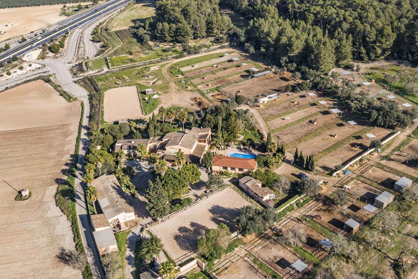 7 chambre Finca/Maison de Campagne à vendre à Montuiri avec piscine garage - 2 600 000 € (Ref: 9580054)