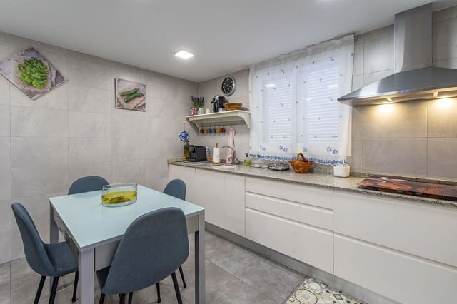 4 makuuhuone Huvila myytävänä paikassa Badia Gran, Llucmajor mukana 
autotalli - 850 000 € (Ref: 9583158)