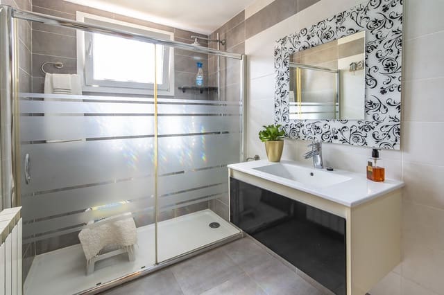 4 makuuhuone Huvila myytävänä paikassa Badia Gran, Llucmajor mukana 
autotalli - 850 000 € (Ref: 9583158)