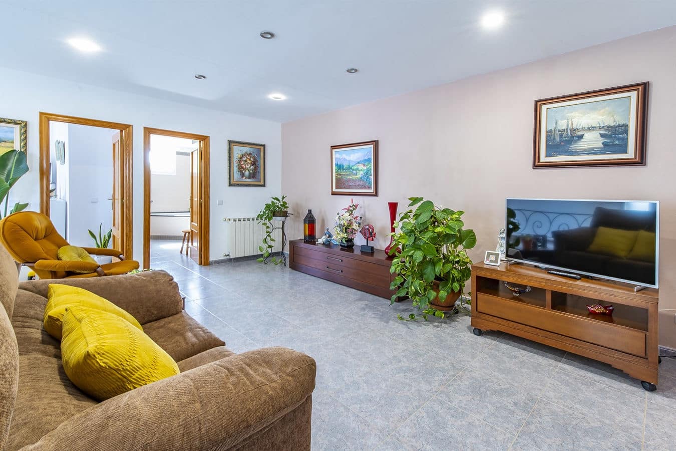 4 makuuhuone Huvila myytävänä paikassa Badia Gran mukana 
autotalli - 850 000 € (Ref: 9583158)