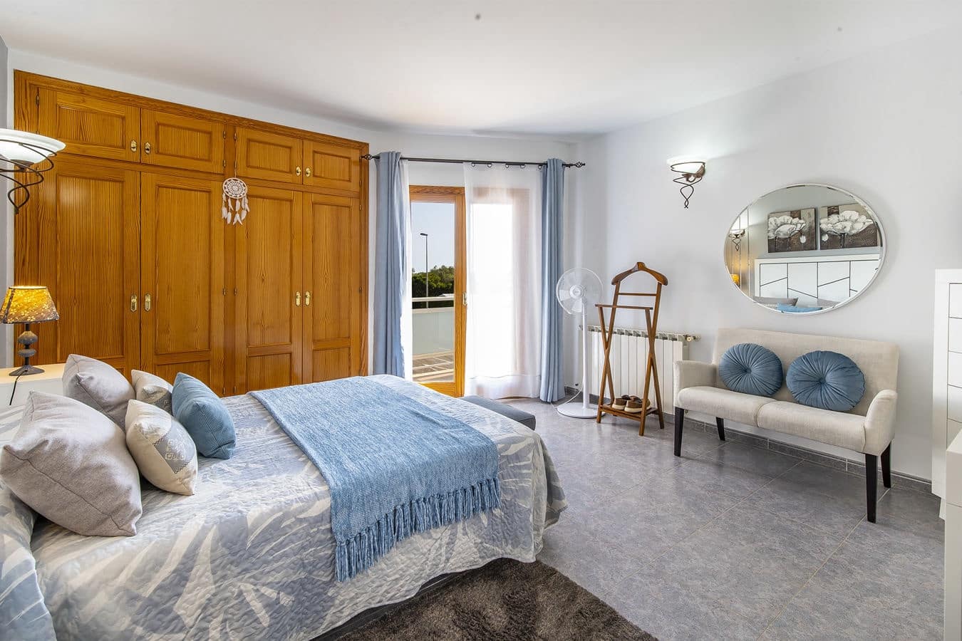 4 makuuhuone Huvila myytävänä paikassa Badia Gran mukana 
autotalli - 850 000 € (Ref: 9583158)