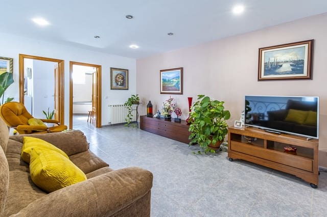 4 makuuhuone Huvila myytävänä paikassa Badia Gran, Llucmajor mukana 
autotalli - 850 000 € (Ref: 9583158)