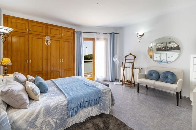 4 makuuhuone Huvila myytävänä paikassa Badia Gran, Llucmajor mukana 
autotalli - 850 000 € (Ref: 9583158)