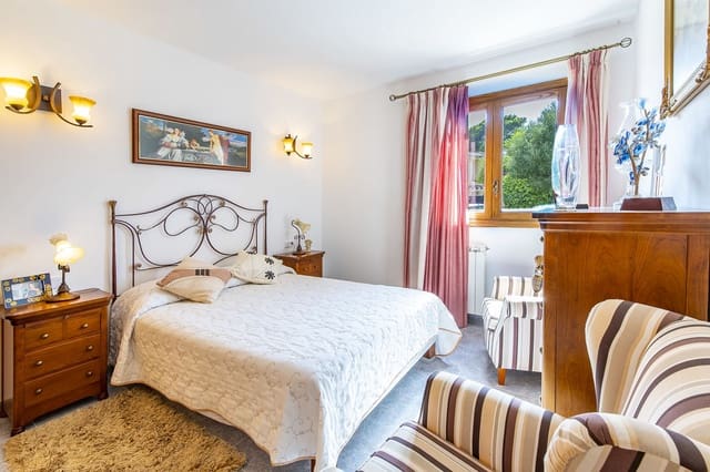 4 makuuhuone Huvila myytävänä paikassa Badia Gran, Llucmajor mukana 
autotalli - 850 000 € (Ref: 9583158)