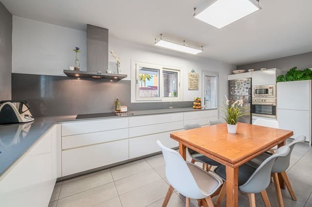 3 soveværelse Semi-Rækkehus til salg i Badia Blava, Llucmajor med garage - € 595.000 (Ref: 9584980)