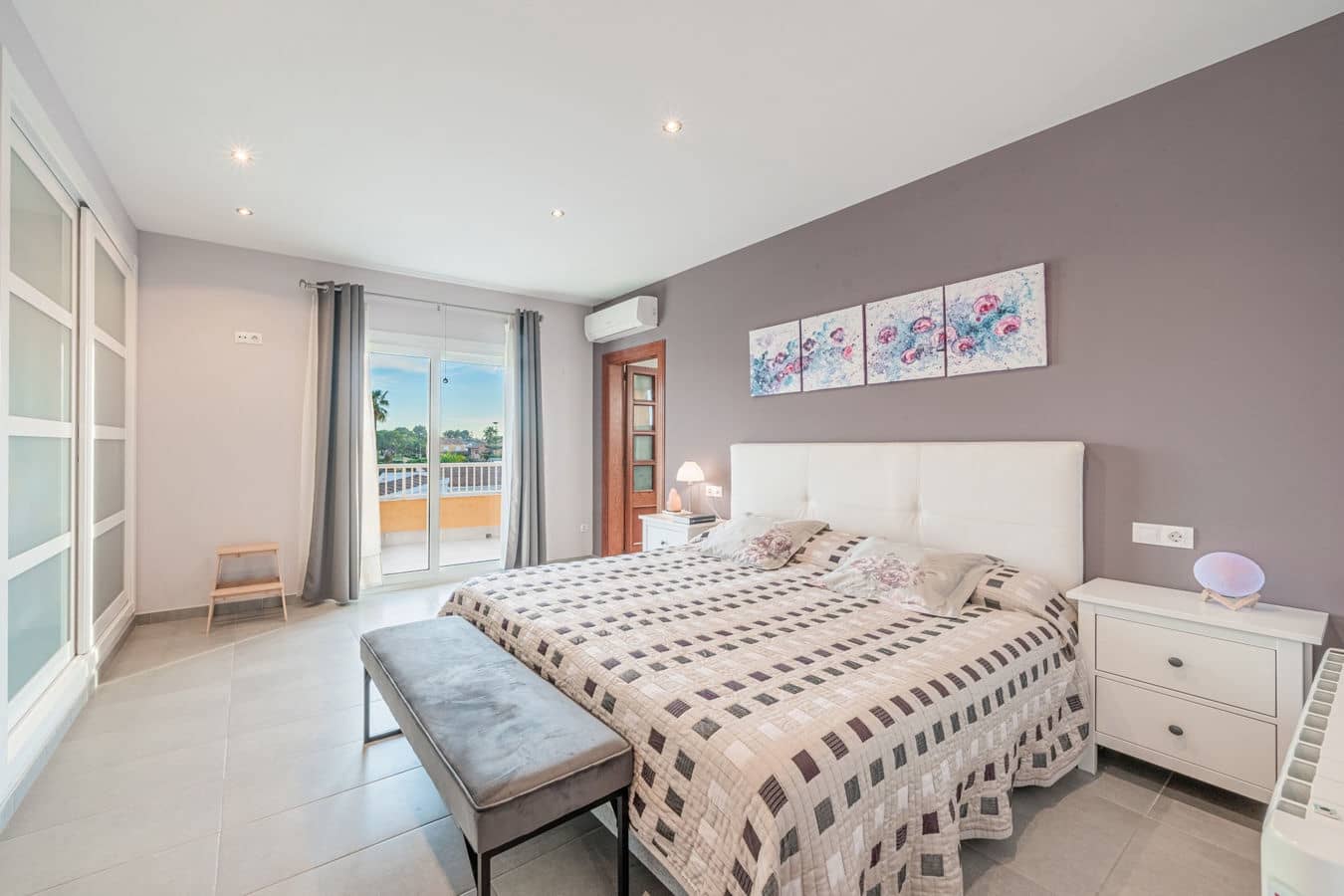 3 soveværelse Semi-Rækkehus til salg i Badia Blava med garage - € 595.000 (Ref: 9584980)