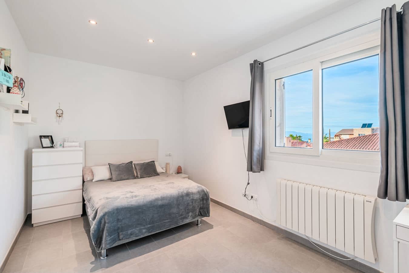 3 soveværelse Semi-Rækkehus til salg i Badia Blava med garage - € 595.000 (Ref: 9584980)