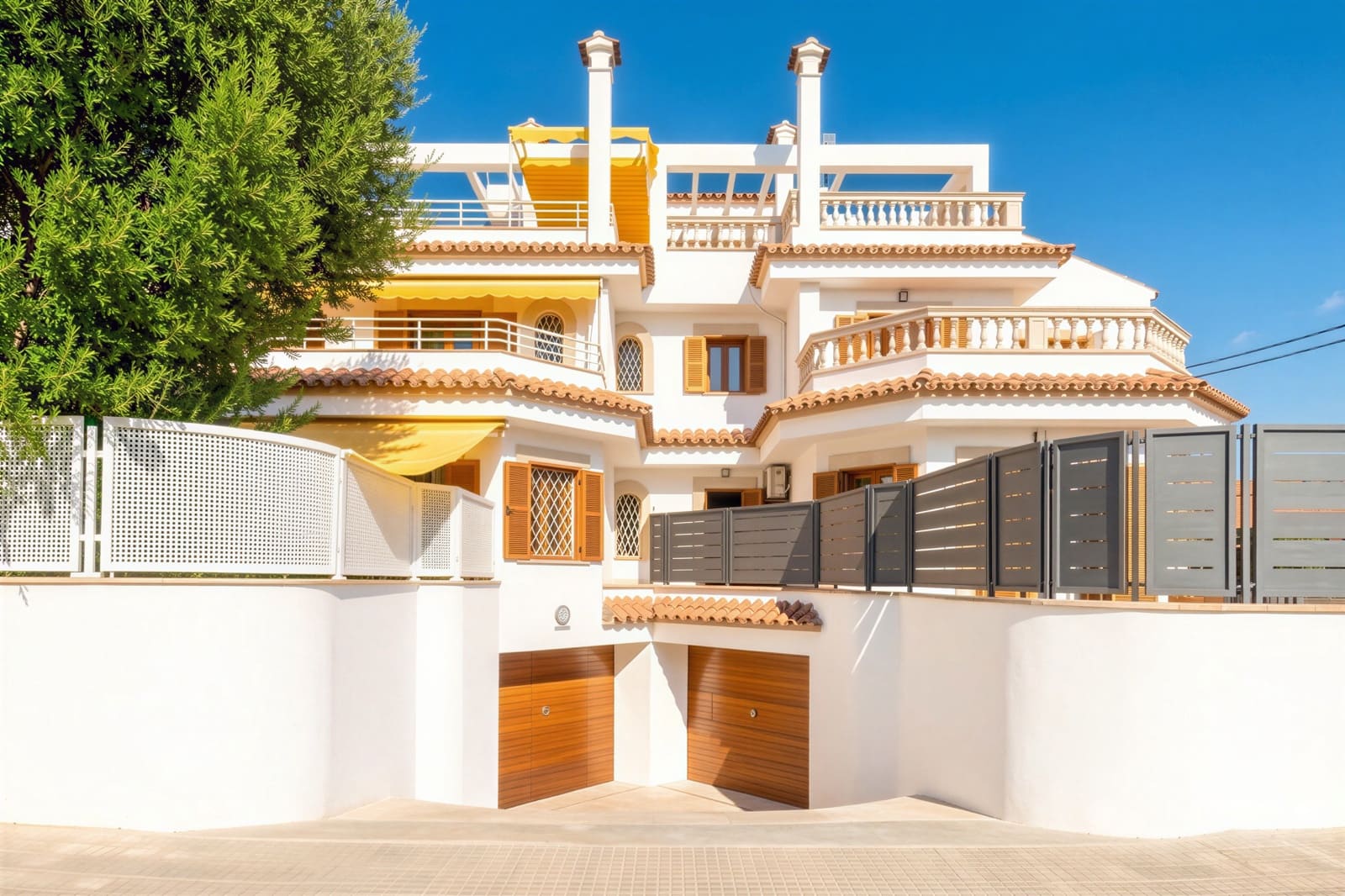 3 bedroom Terraced Villa for sale in Can Pastilla with garage - € 795,000 (Ref: 9587957)