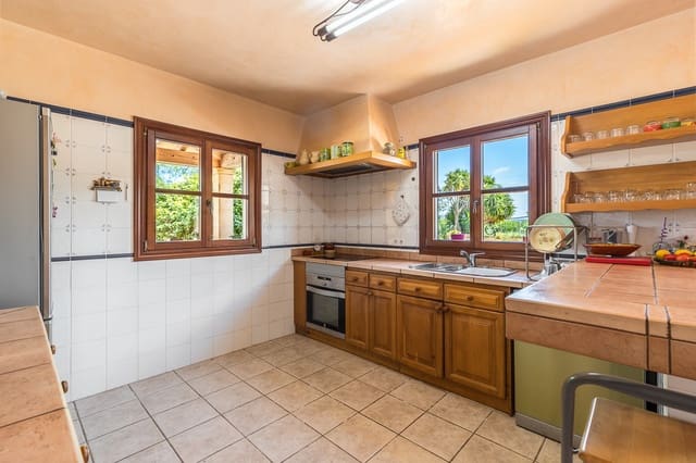 5 chambre Finca/Maison de Campagne à vendre à Santa María del Camí avec piscine garage - 2 000 000 € (Ref: 9587962)