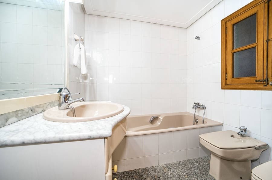 8 bedroom Townhouse for sale in Muro with garage - € 1,171,000 (Ref: 9588296)