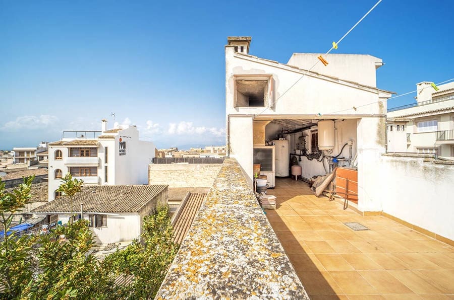8 bedroom Townhouse for sale in Muro with garage - € 1,171,000 (Ref: 9588296)