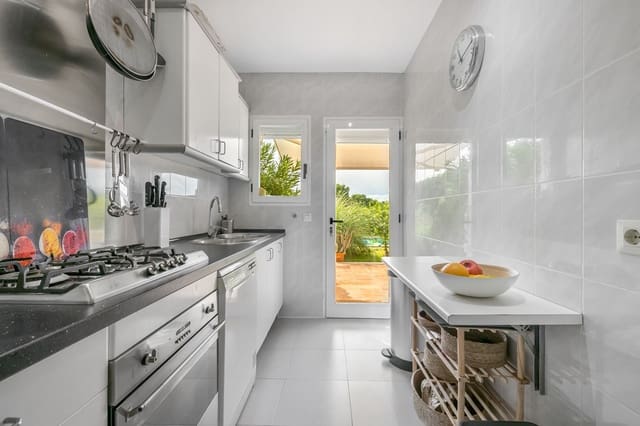 Apartamento de 3 habitaciones en Portocolom, Felanitx en venta con piscina - 880.000 € (Ref: 9588297)