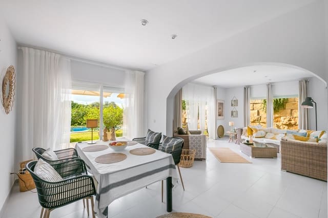 Apartamento de 3 habitaciones en Portocolom, Felanitx en venta con piscina - 880.000 € (Ref: 9588297)