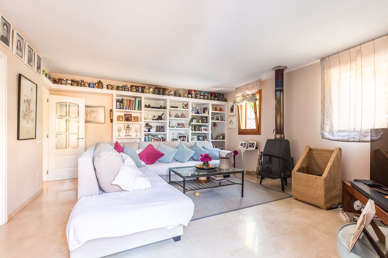 Chalet de 6 habitaciones en Genova en venta con piscina garaje - 1.969.000 € (Ref: 9592070)