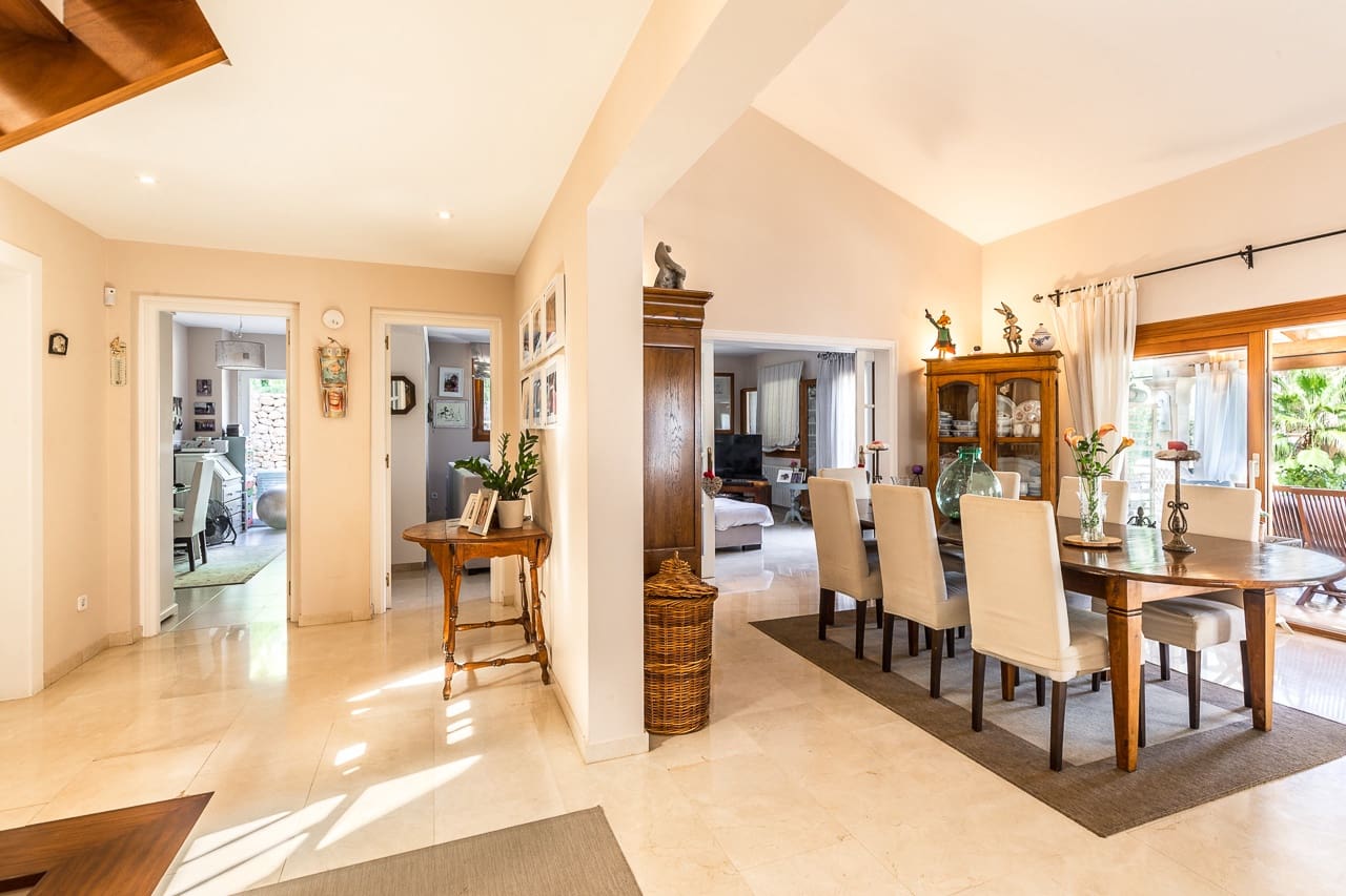 Chalet de 6 habitaciones en Genova en venta con piscina garaje - 1.969.000 € (Ref: 9592070)