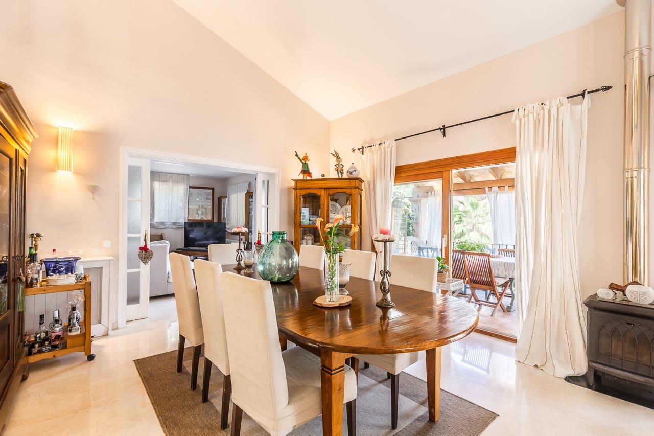 Chalet de 6 habitaciones en Genova en venta con piscina garaje - 1.969.000 € (Ref: 9592070)