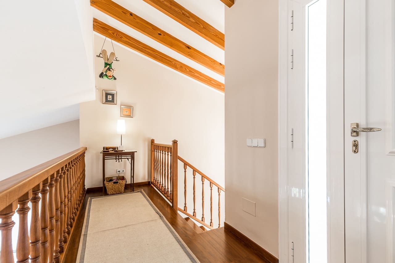 Chalet de 6 habitaciones en Genova en venta con piscina garaje - 1.969.000 € (Ref: 9592070)