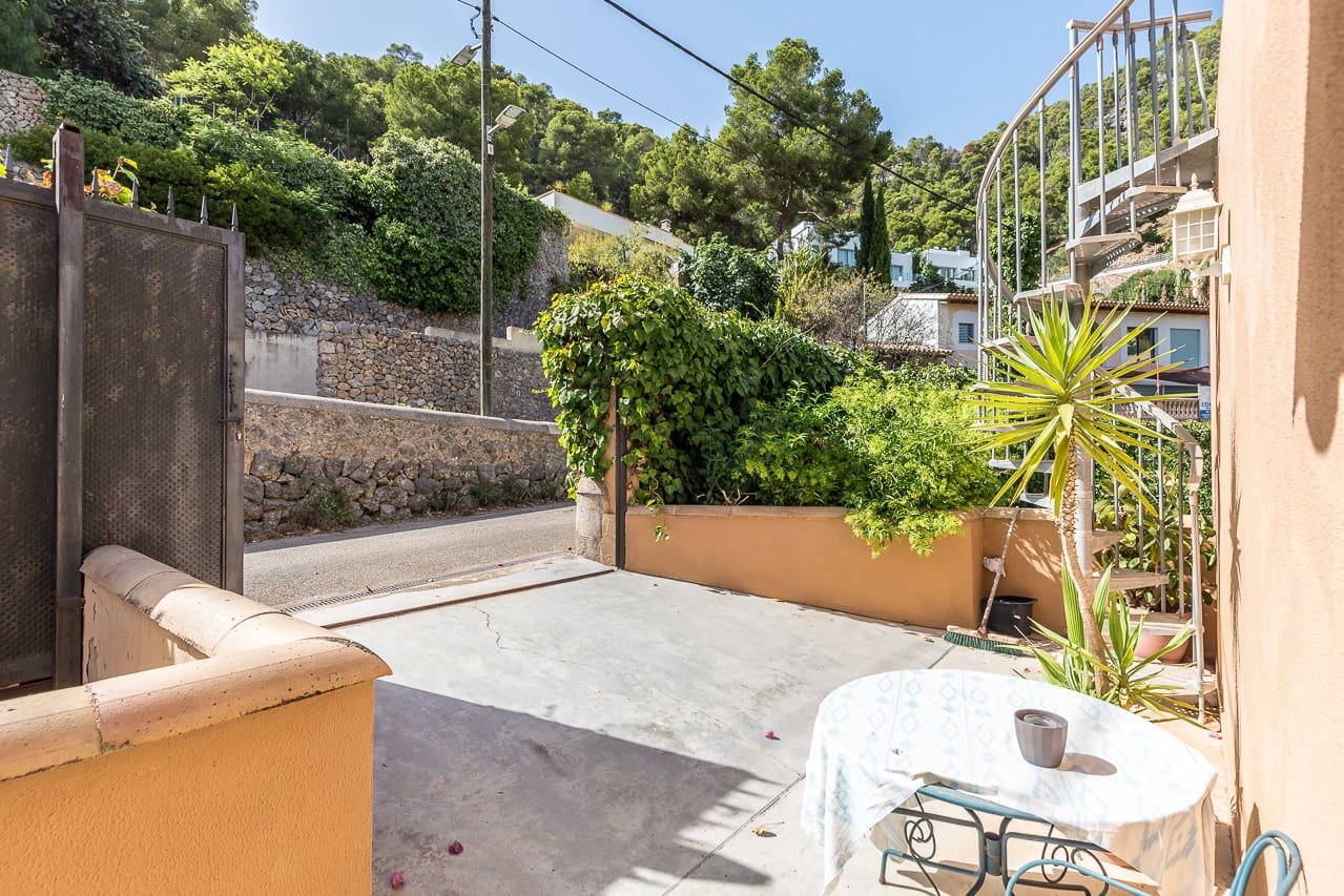 Chalet de 6 habitaciones en Genova en venta con piscina garaje - 1.969.000 € (Ref: 9592070)