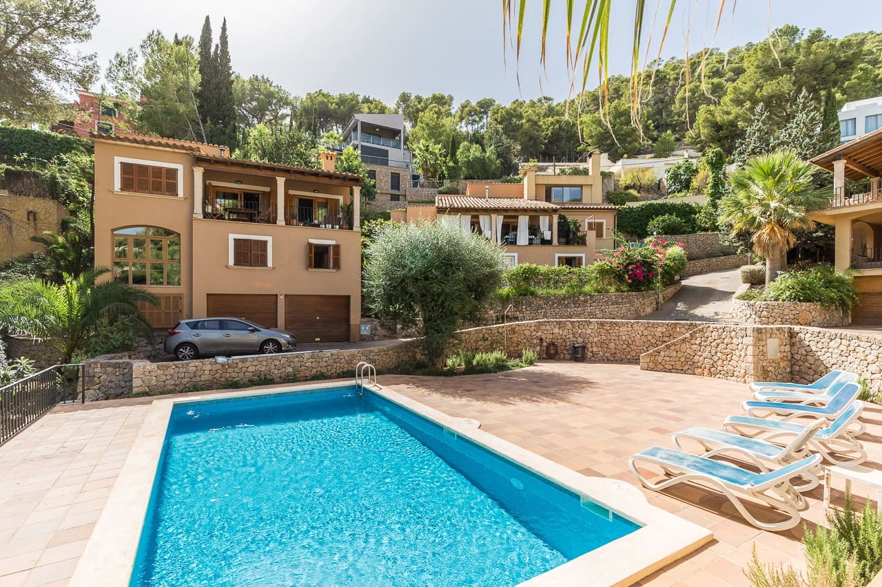 Chalet de 6 habitaciones en Genova en venta con piscina garaje - 1.969.000 € (Ref: 9592070)