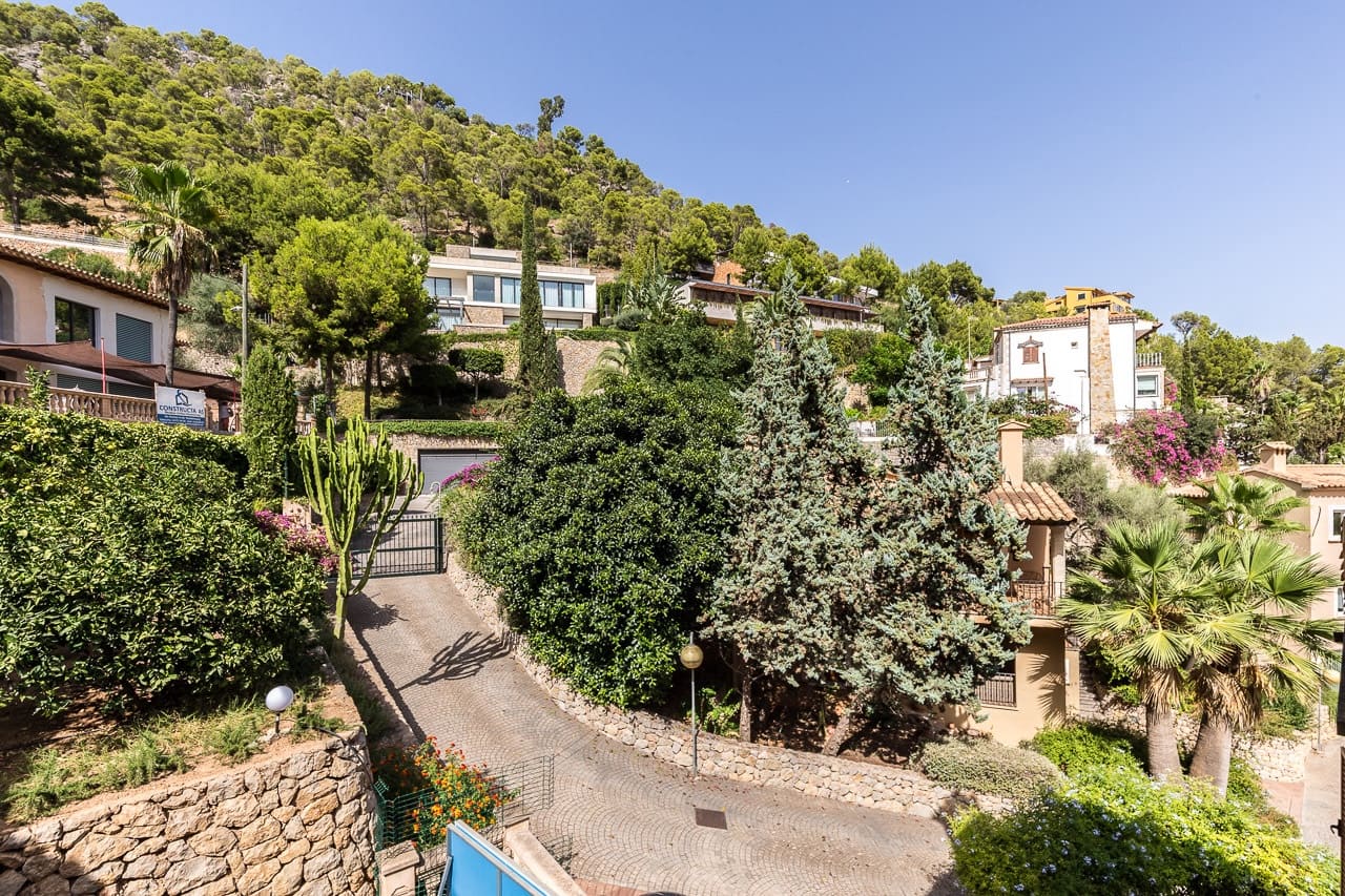 Chalet de 6 habitaciones en Genova en venta con piscina garaje - 1.969.000 € (Ref: 9592070)