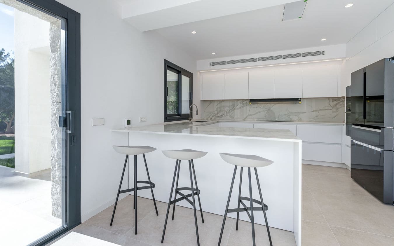 6 slaapkamer Villa te koop in Santa Ponsa met zwembad garage - € 4.495.000 (Ref: 9592072)