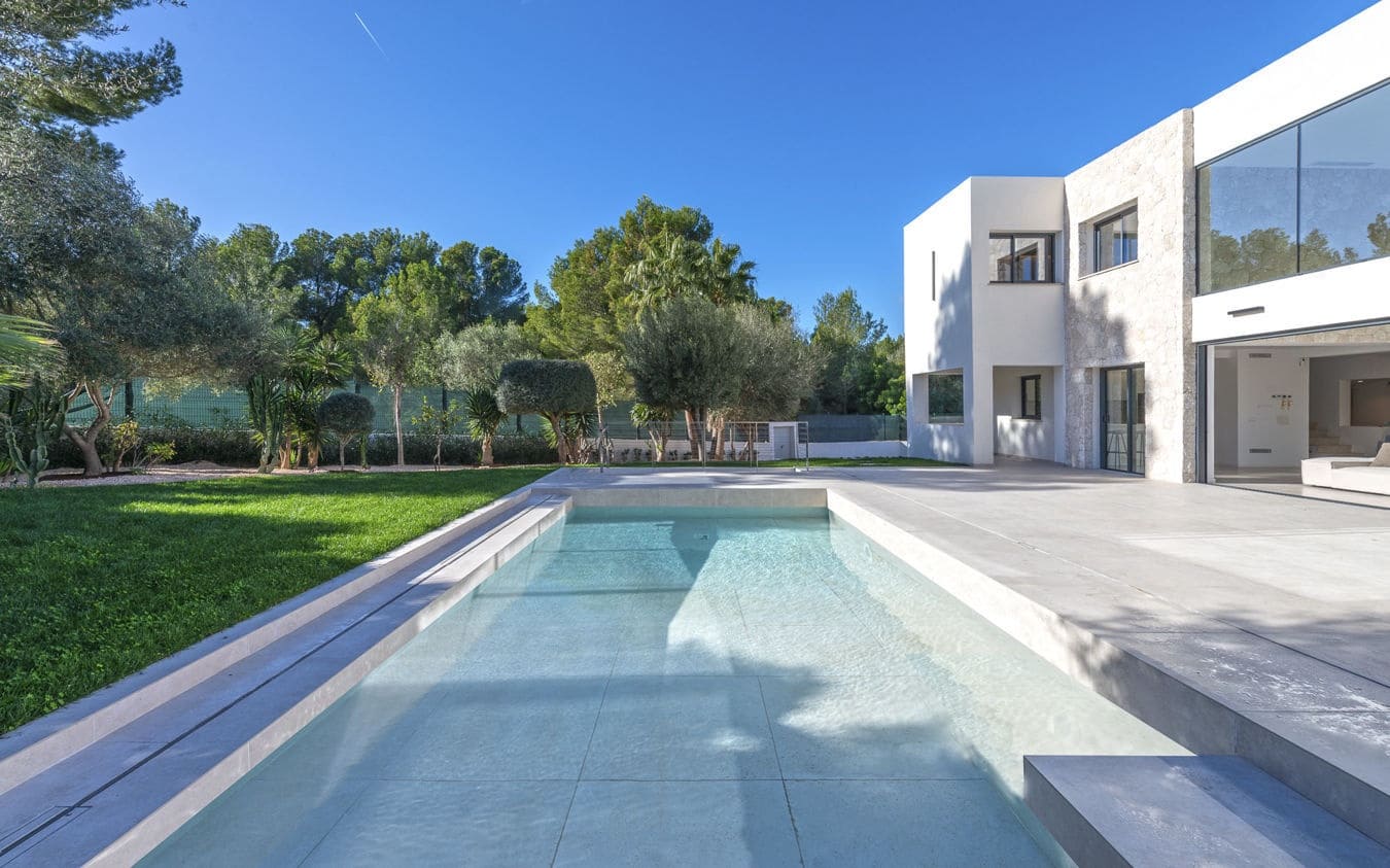 6 slaapkamer Villa te koop in Santa Ponsa met zwembad garage - € 4.495.000 (Ref: 9592072)