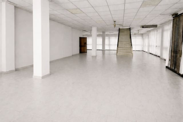 Biznes na sprzedaż w Son Servera z garażem - 1 090 000 € (Ref: 9596526)