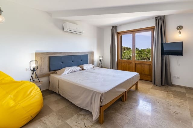 6 soveværelse Finca/Landehus til salg i Ariany med swimmingpool garage - € 3.000.000 (Ref: 9596883)