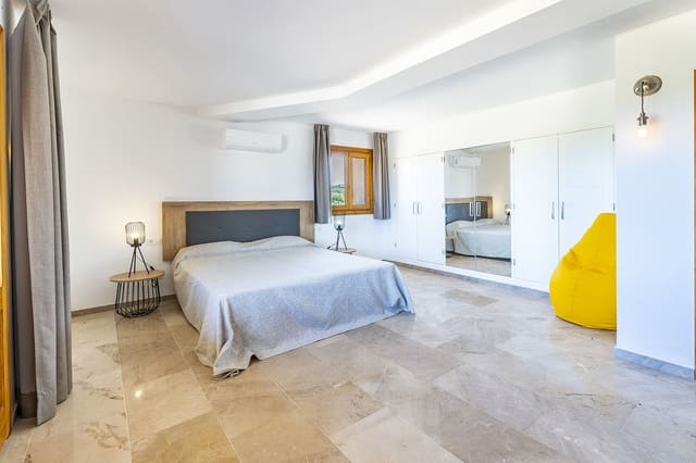 6 soveværelse Finca/Landehus til salg i Ariany med swimmingpool garage - € 3.000.000 (Ref: 9596883)