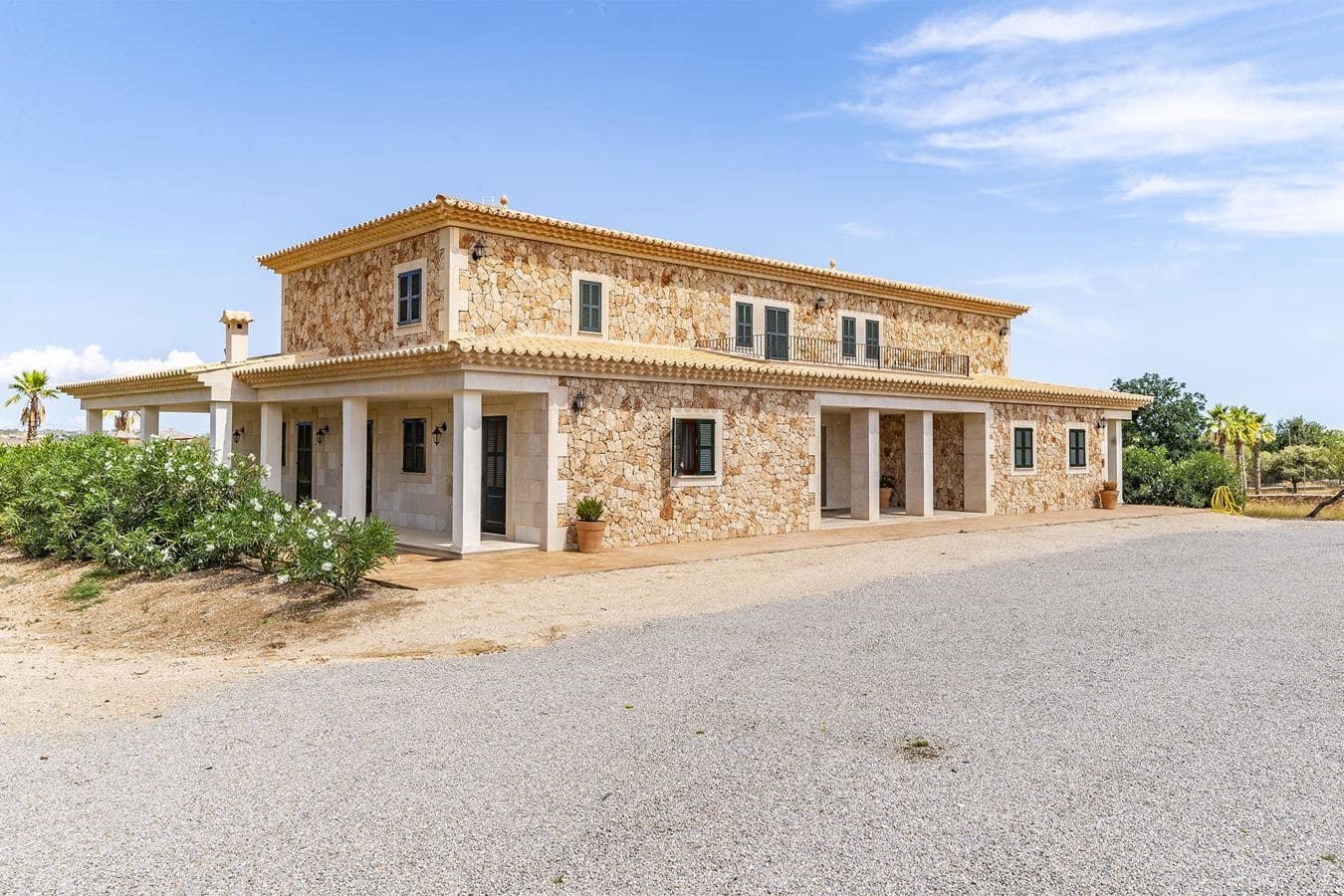 6 soveværelse Finca/Landehus til salg i Ariany med swimmingpool garage - € 3.000.000 (Ref: 9596883)