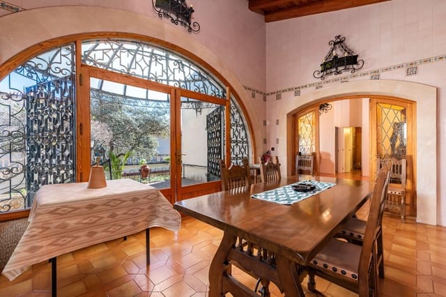 2 bedroom Villa for sale in Son Armadans, Palma de Mallorca - € 1,900,000 (Ref: 9603323)