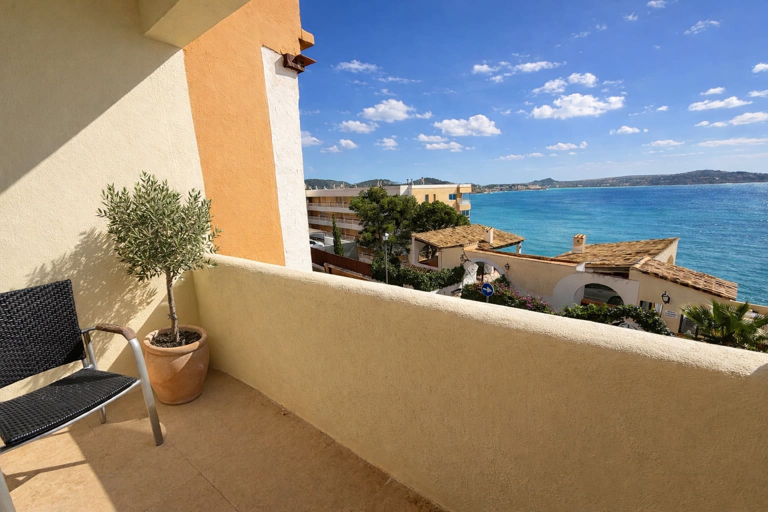 1 bedroom Apartment for sale in Peguera / Paguera with pool - € 790,000 (Ref: 9603327)