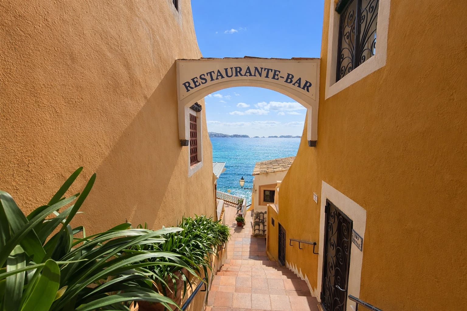 1 bedroom Apartment for sale in Peguera / Paguera with pool - € 790,000 (Ref: 9603327)