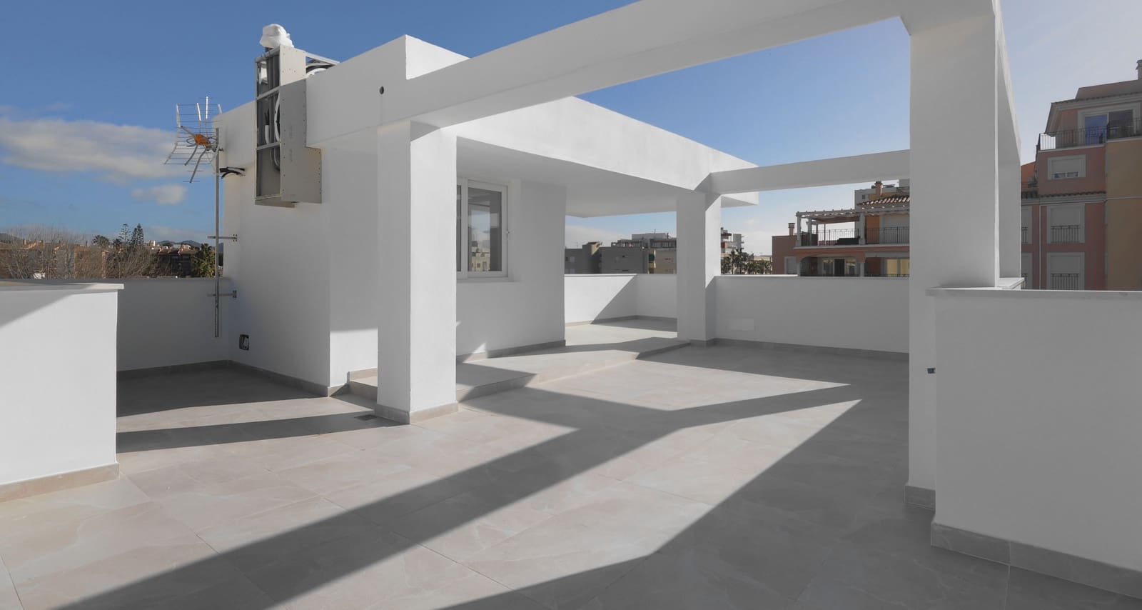 3 bedroom Villa for rent in Cala Millor with pool garage - € 4,000 (Ref: 9603448)