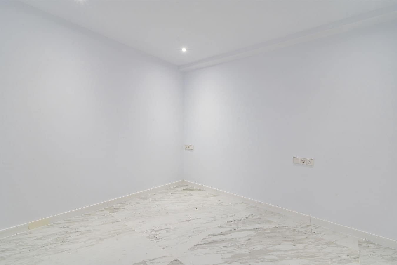 2 soverom Leilighet til salgs i Portals Nous med svømmebasseng - € 1 100 000 (Ref: 9606577)