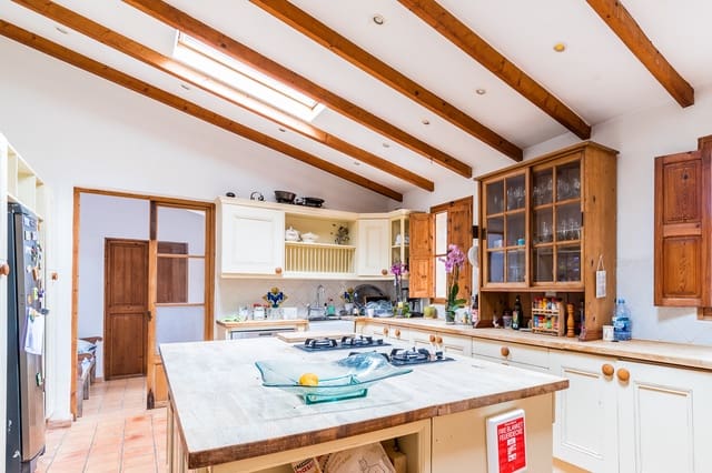 11 slaapkamer Finca/Landhuis te koop in Santa María del Camí met zwembad garage - € 2.369.300 (Ref: 9606578)