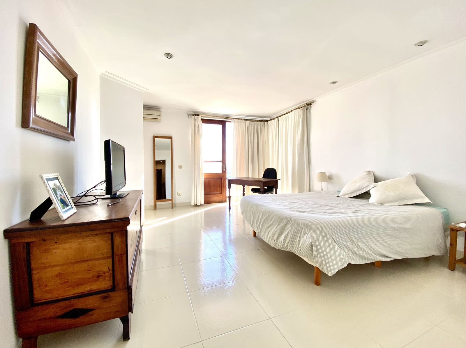 6 soveværelse Rækkehus til salg i Selva med swimmingpool - € 1.650.000 (Ref: 9606839)