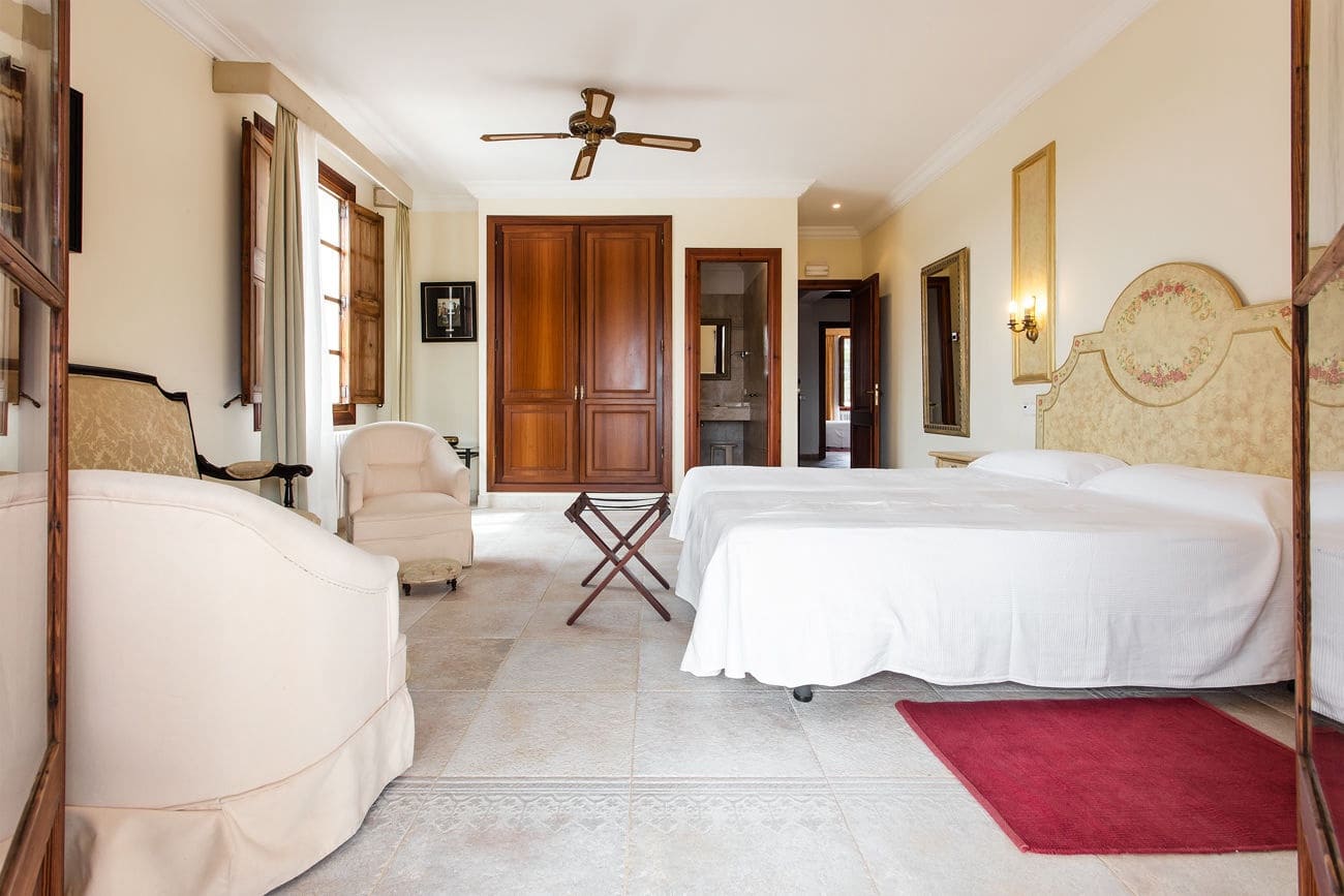 9 slaapkamer Finca/Landhuis te koop in Badia Gran met zwembad garage - € 4.500.000 (Ref: 9609527)