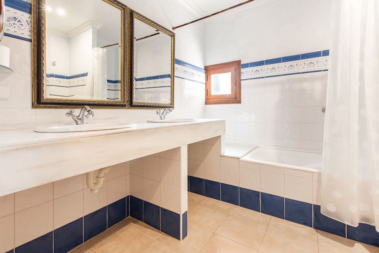 9 slaapkamer Finca/Landhuis te koop in Badia Gran met zwembad garage - € 4.500.000 (Ref: 9609527)