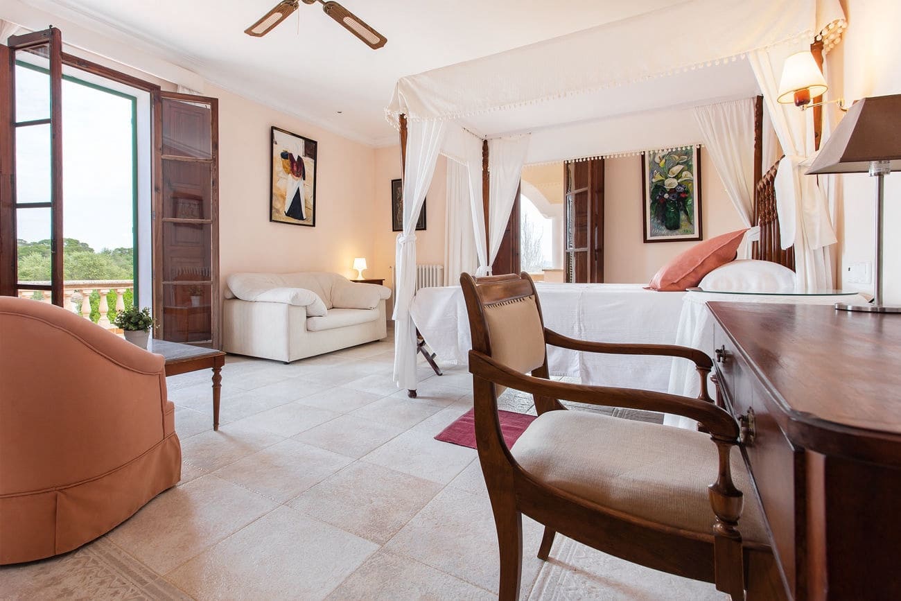 9 slaapkamer Finca/Landhuis te koop in Badia Gran met zwembad garage - € 4.500.000 (Ref: 9609527)