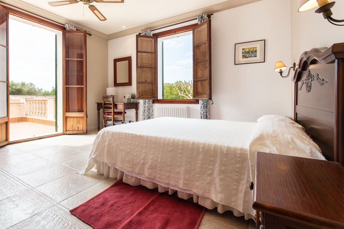 9 slaapkamer Finca/Landhuis te koop in Badia Gran met zwembad garage - € 4.500.000 (Ref: 9609527)