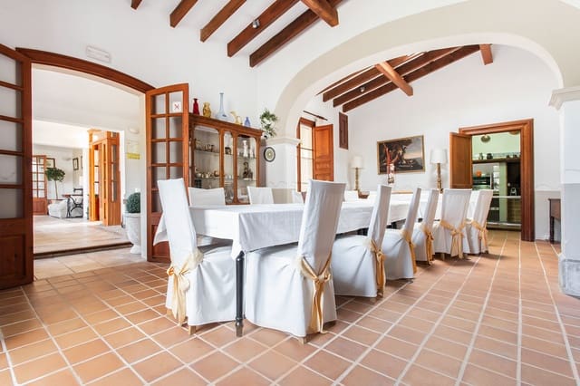9 slaapkamer Finca/Landhuis te koop in Badia Gran, Llucmajor met zwembad garage - € 4.500.000 (Ref: 9609527)