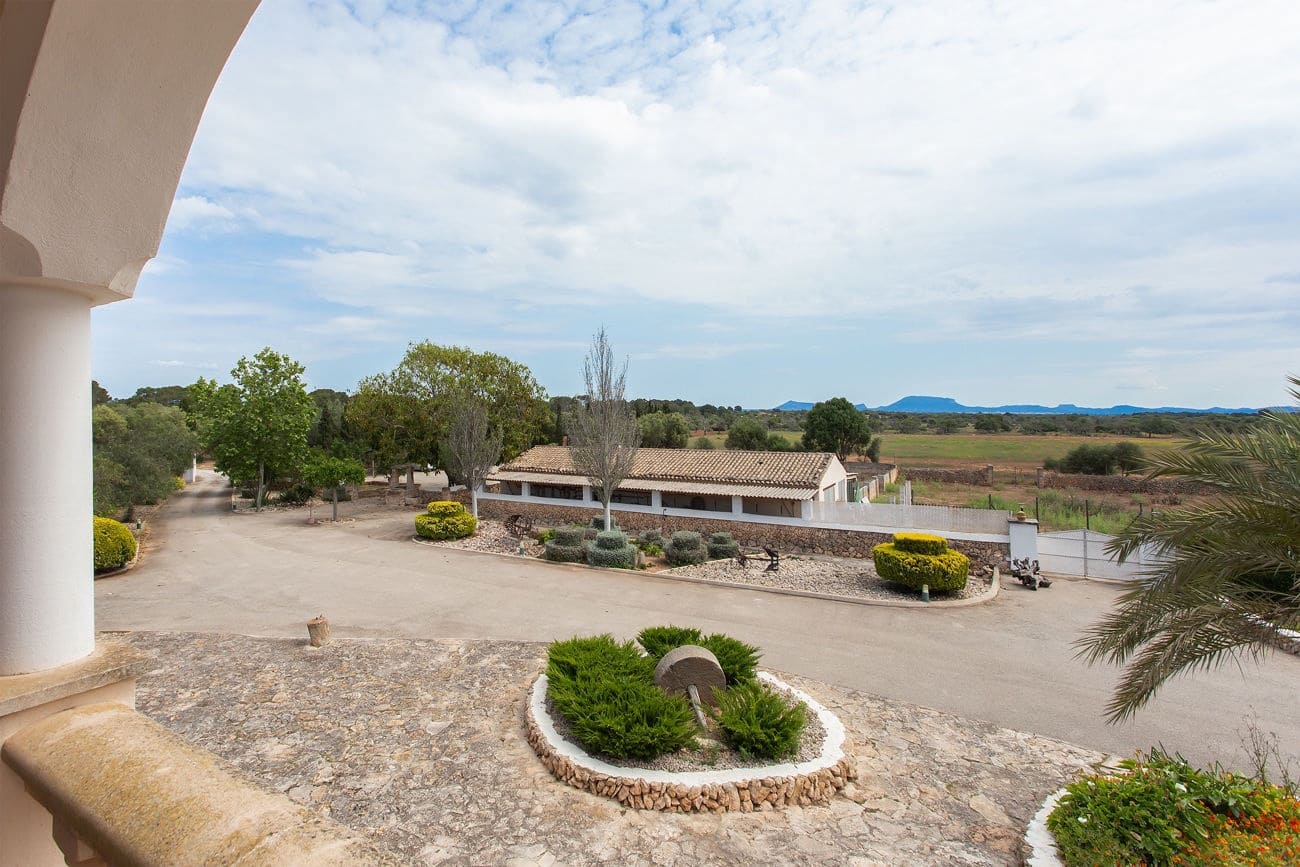 9 slaapkamer Finca/Landhuis te koop in Badia Gran met zwembad garage - € 4.500.000 (Ref: 9609527)