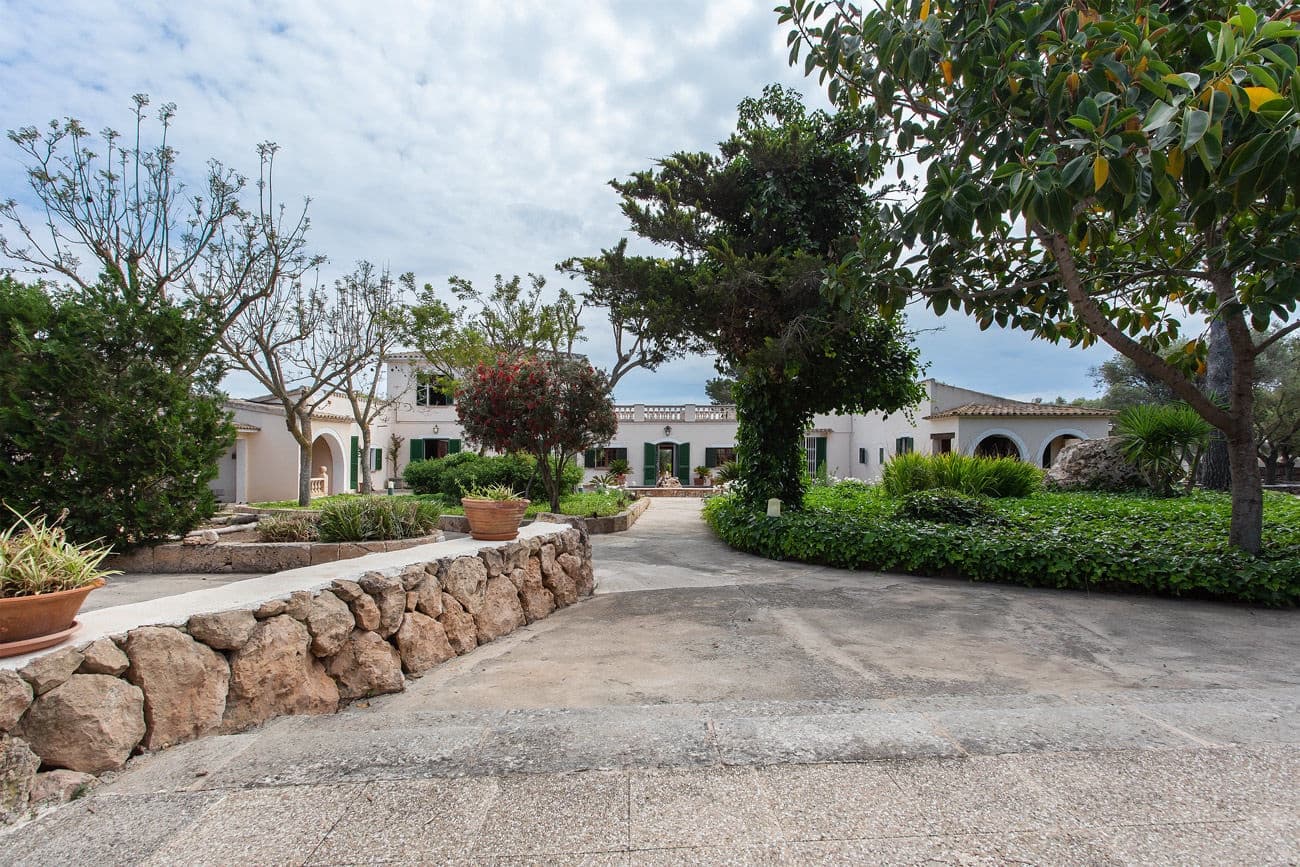 9 slaapkamer Finca/Landhuis te koop in Badia Gran met zwembad garage - € 4.500.000 (Ref: 9609527)