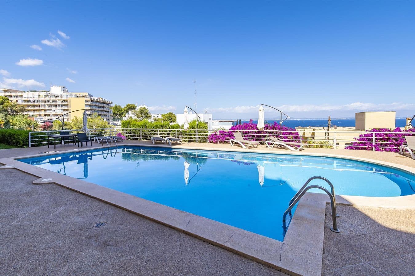 2 soverom Leilighet til salgs i Illetas med svømmebasseng garasje - € 870 000 (Ref: 9609529)