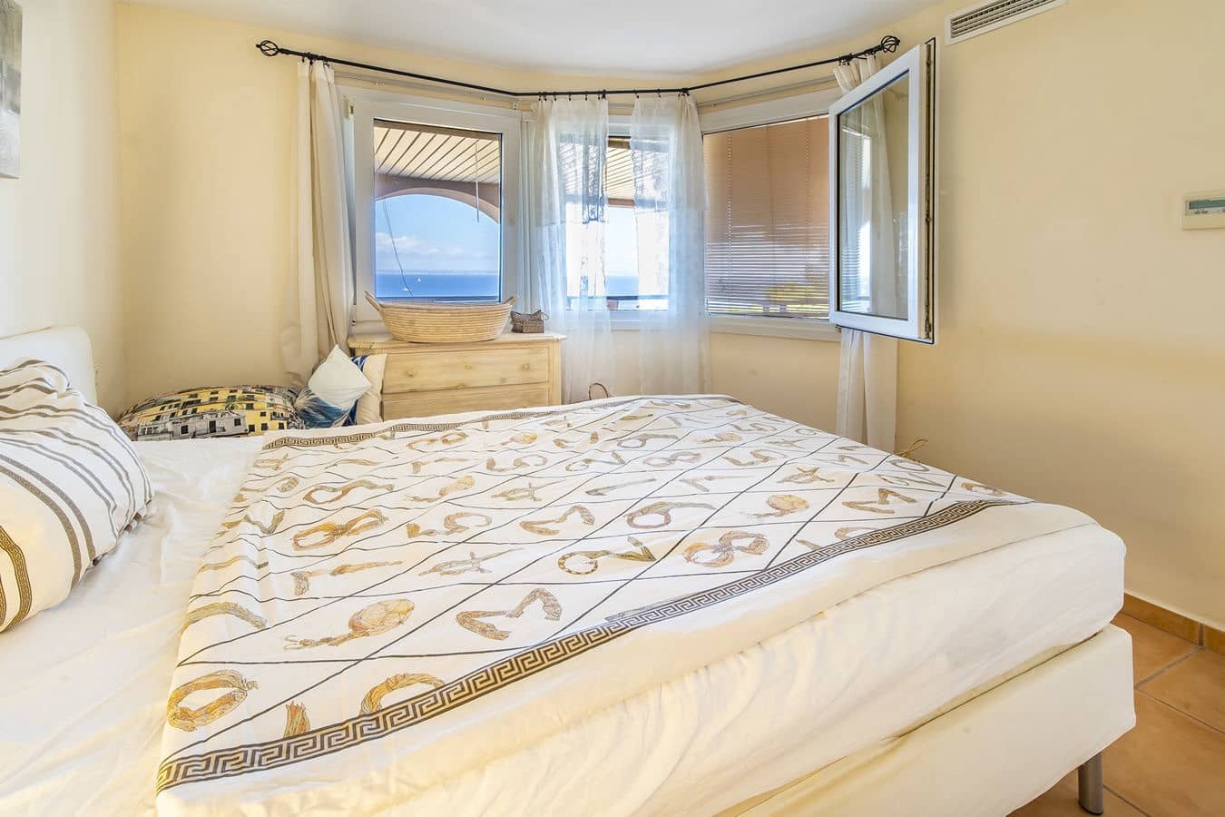 2 soverom Leilighet til salgs i Illetas med svømmebasseng garasje - € 870 000 (Ref: 9609529)