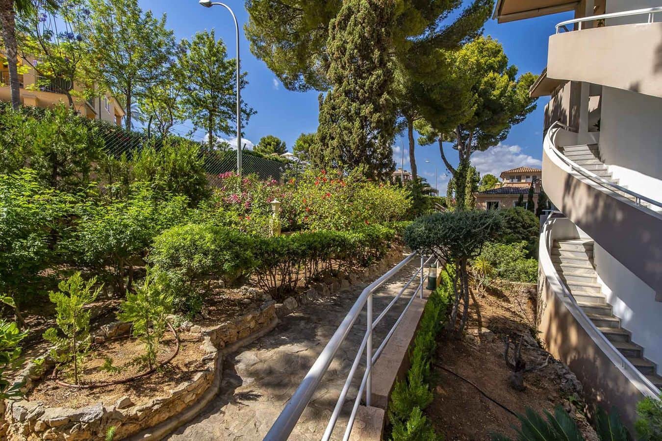 2 soverom Leilighet til salgs i Illetas med svømmebasseng garasje - € 870 000 (Ref: 9609529)