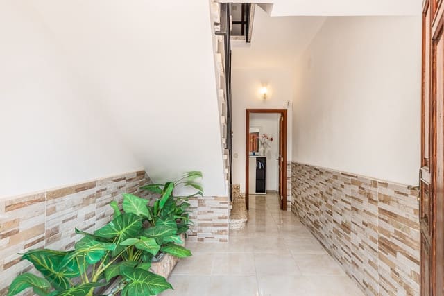 5 soverom Villa til salgs i Puerto de Alcudia, Alcúdia med svømmebasseng garasje - € 1 600 000 (Ref: 9614064)